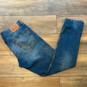Levi’s 502 Jeans